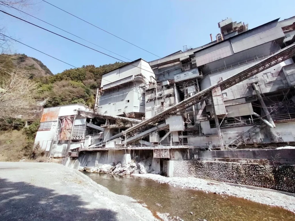 工場マニアの聖地・奥多摩工業