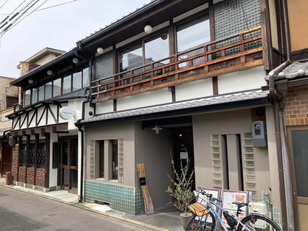 京都有数の色街・五条楽園のカフェー建築