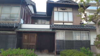 米子・花園町遊郭跡｜コウモリ窓と、暗渠に消えた遊郭の境界