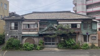 佐世保に残る巨大遊郭建築──軍港とともに栄えた勝富遊郭を歩く