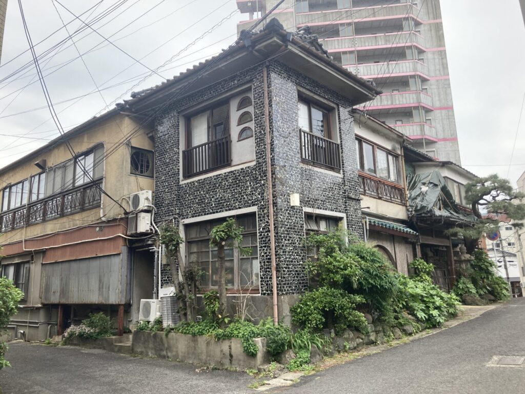 軍港の街・佐世保の勝富遊郭跡