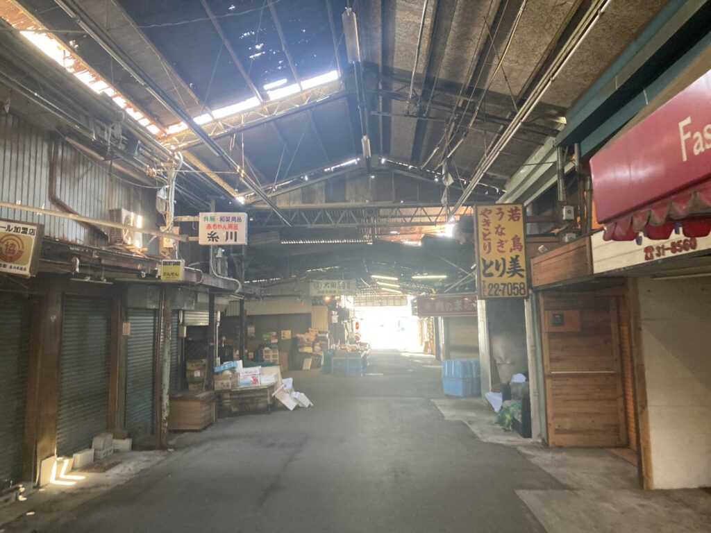 和歌山の昭和レトロな七曲市場