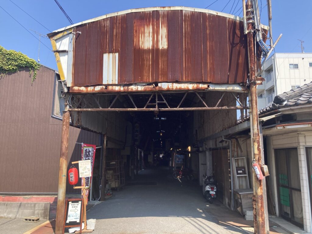 和歌山県の昭和レトロな七曲市場