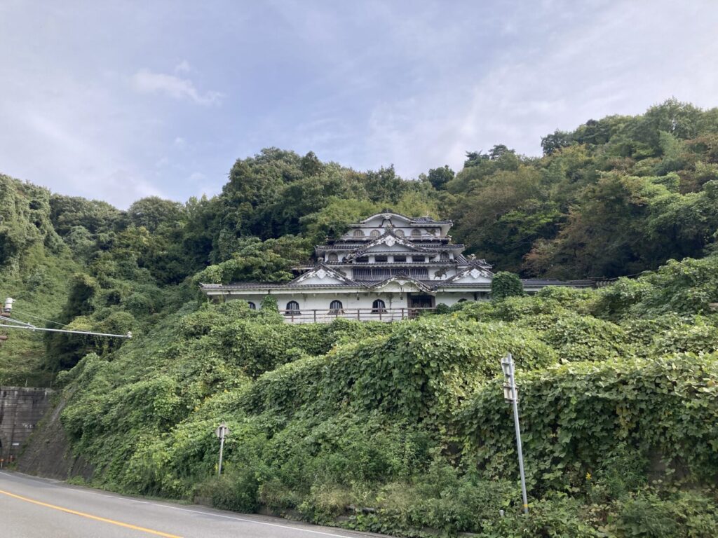 滋賀・彦根の廃墟テーマパーク「佐和山遊園」