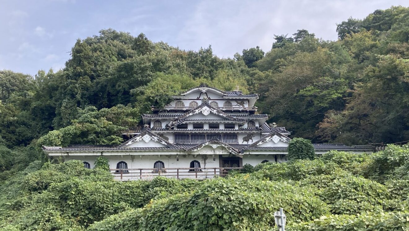 滋賀・彦根の廃墟テーマパーク「佐和山遊園」