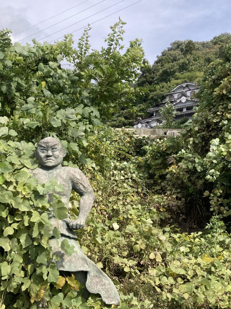 滋賀・彦根の廃墟テーマパーク「佐和山遊園」