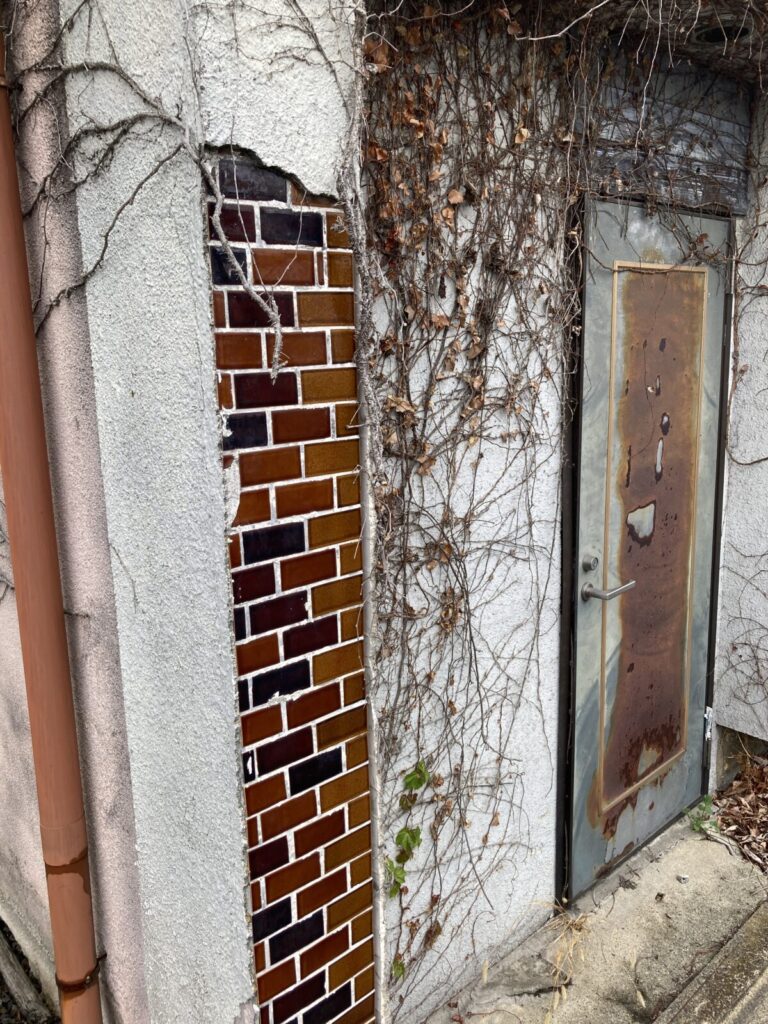 水戸の赤線・奈良屋町に残る建物。