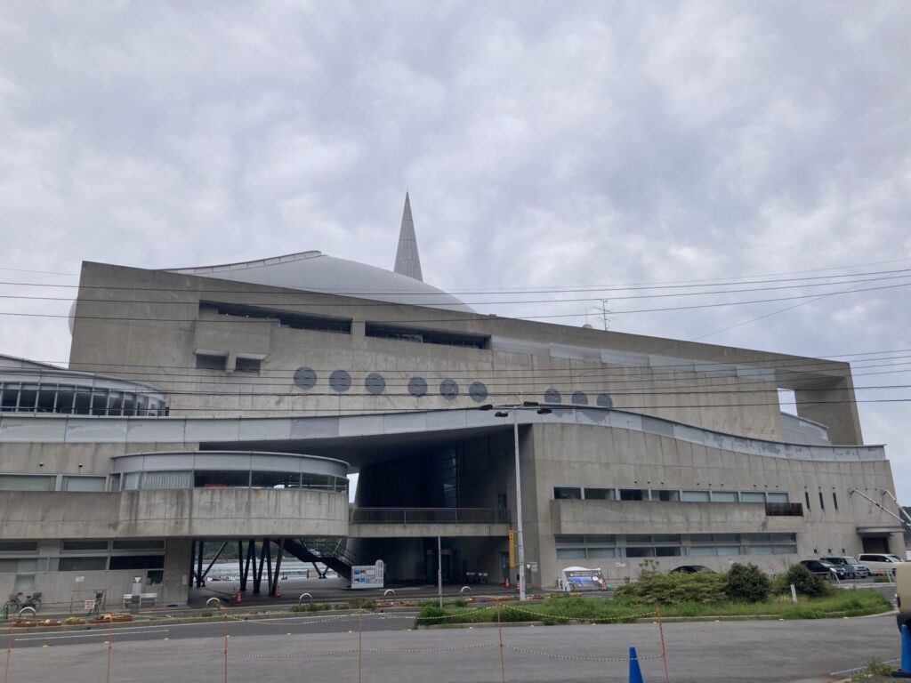 島根県の珍建築・メテオプラザ