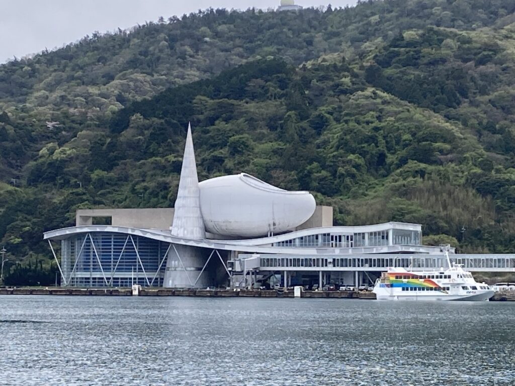 島根県の珍建築・メテオプラザ