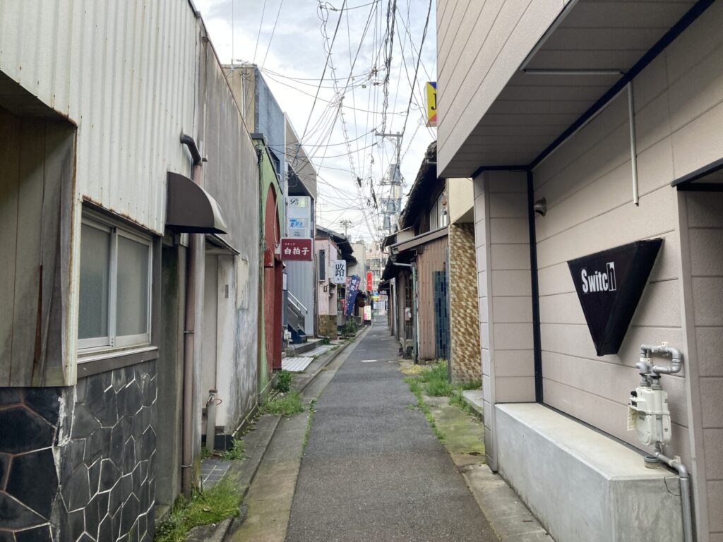 鳥取県米子市の昭和レトロな飲屋街・朝日町