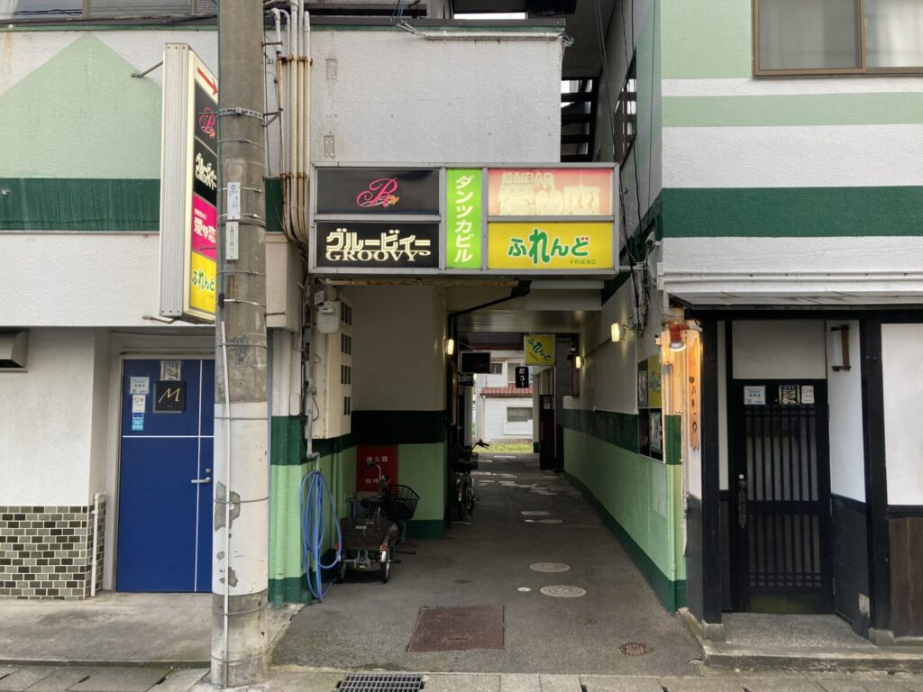 鳥取県米子市の昭和レトロな飲屋街・朝日町