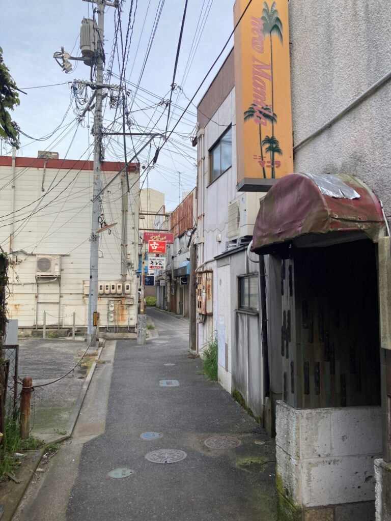 鳥取県米子市の昭和レトロな飲屋街・朝日町