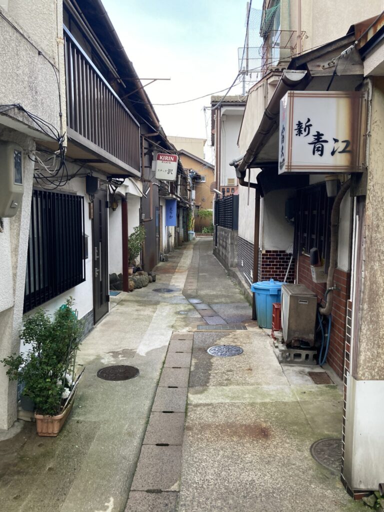 鳥取県米子市の昭和レトロな飲屋街・朝日町