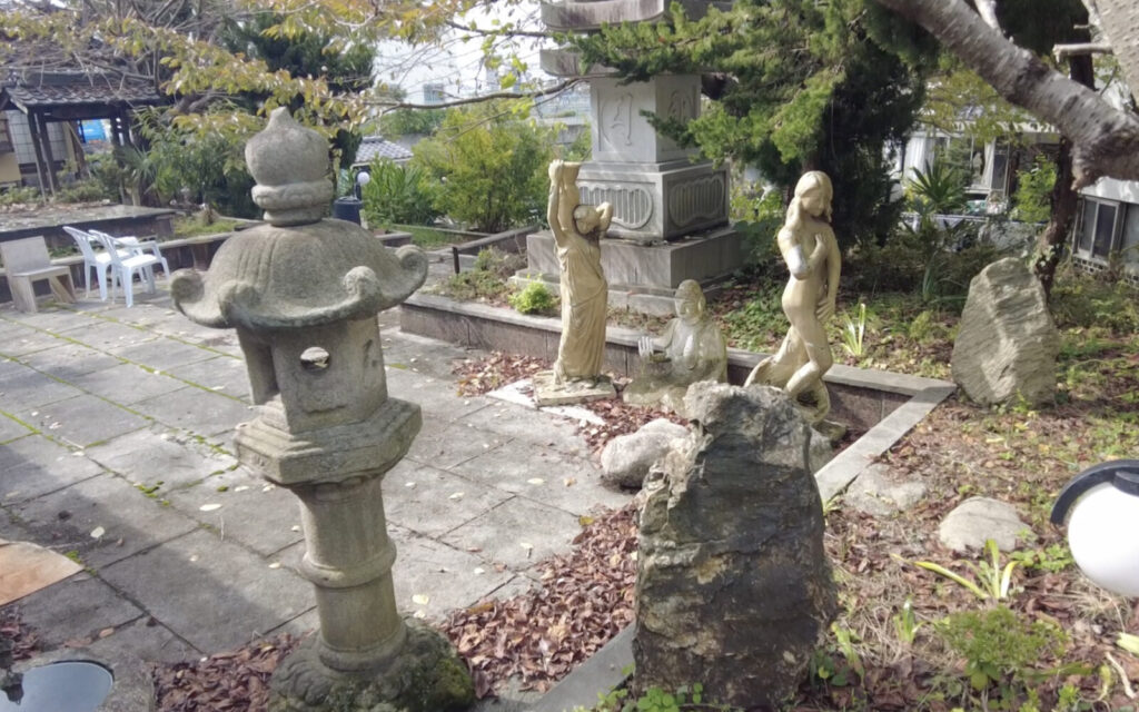 滋賀・彦根の廃墟テーマパーク「佐和山遊園」