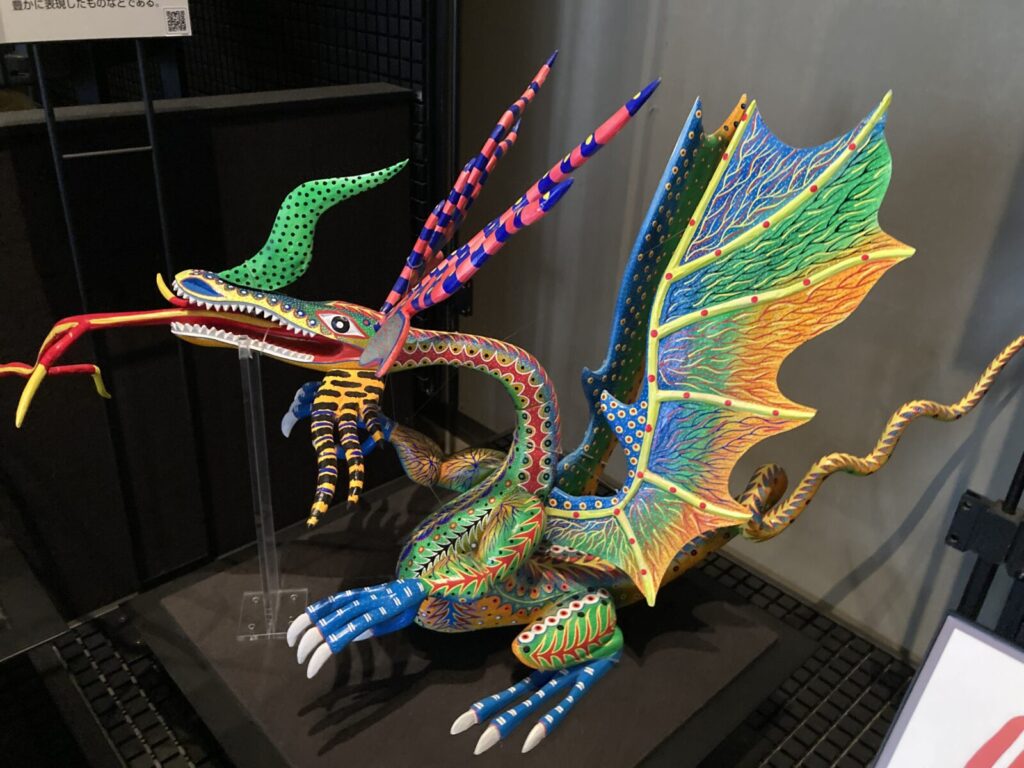木彫りの龍