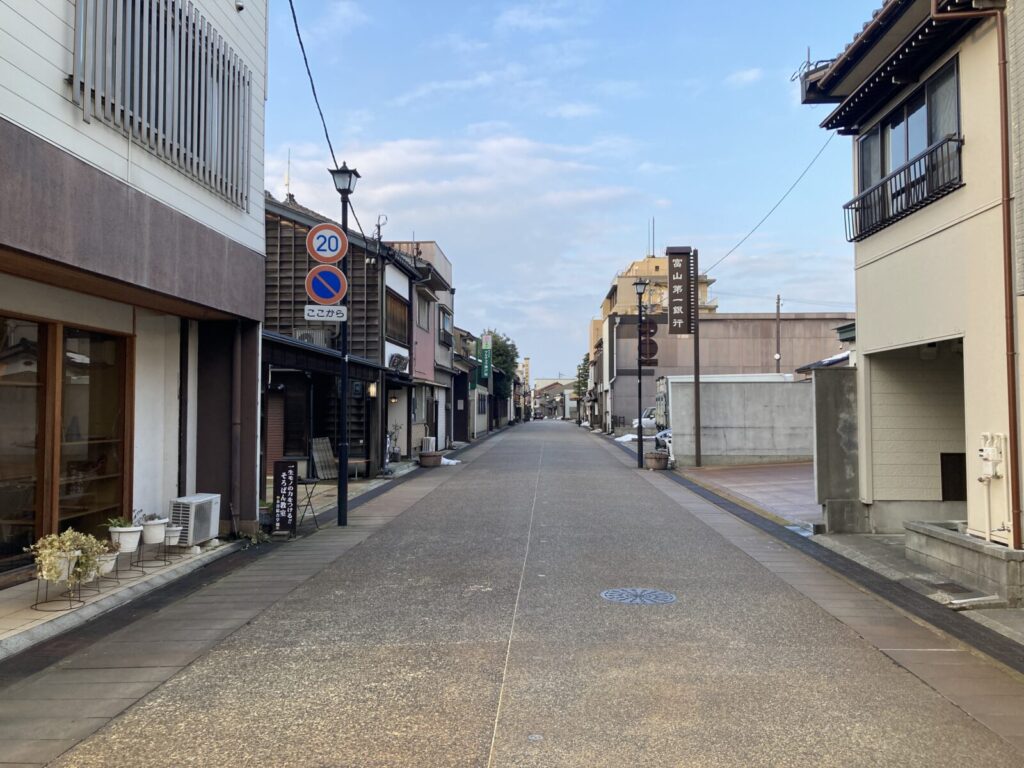 富山・岩瀬の街並み