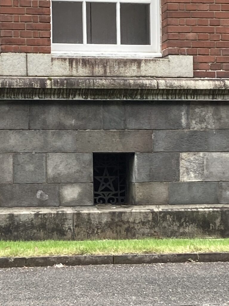 旧近衛師団司令部庁舎