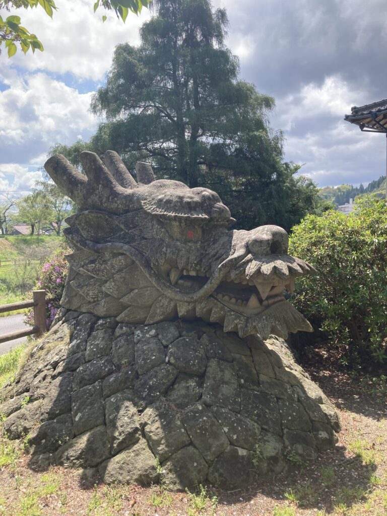 八岐大蛇公園のヤマタノオロチ