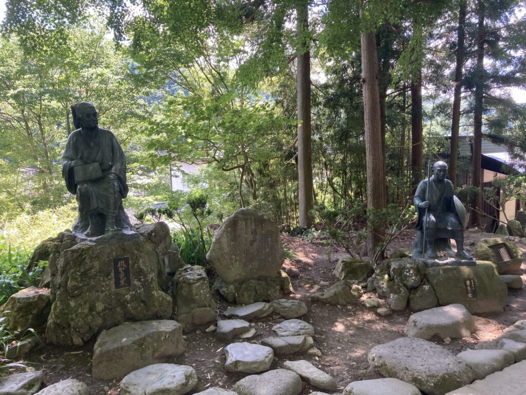 山形・山寺の松尾芭蕉像
