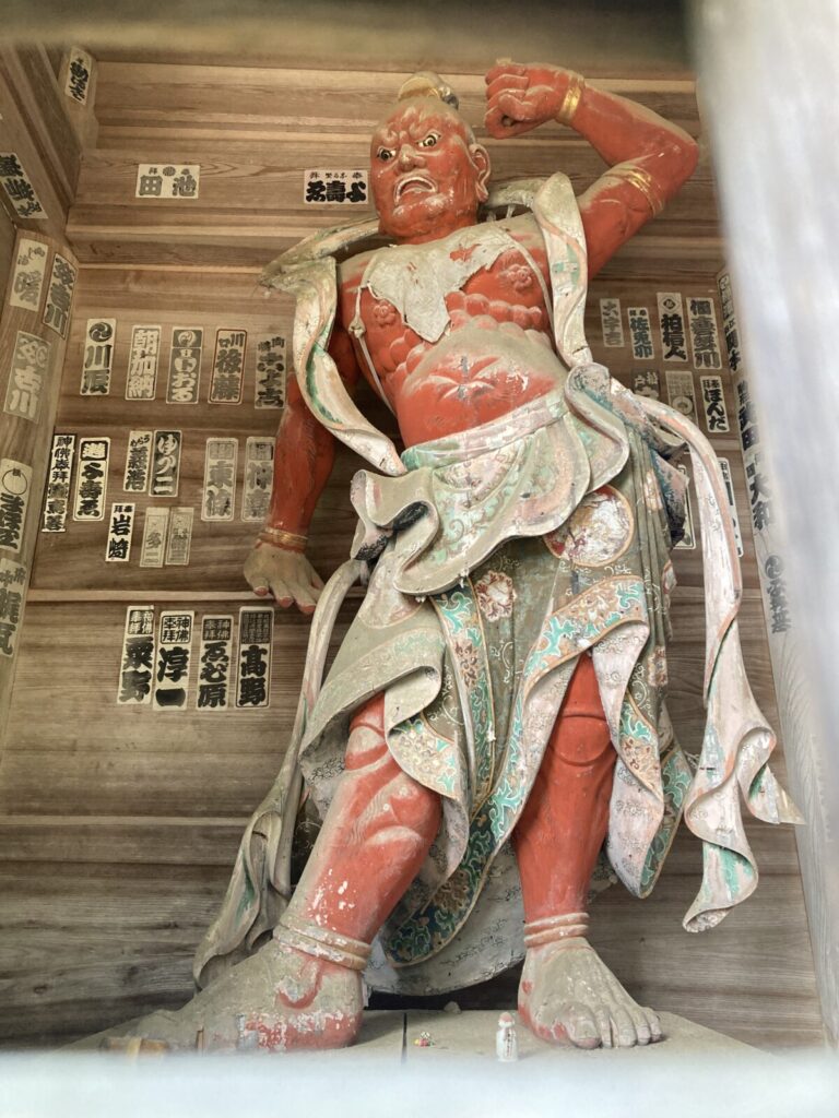 山形・山寺の仁王像