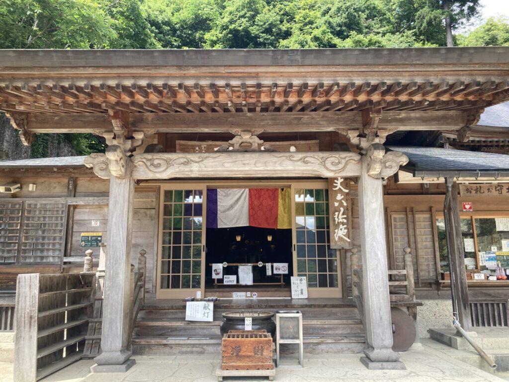 山形・山寺の大仏殿