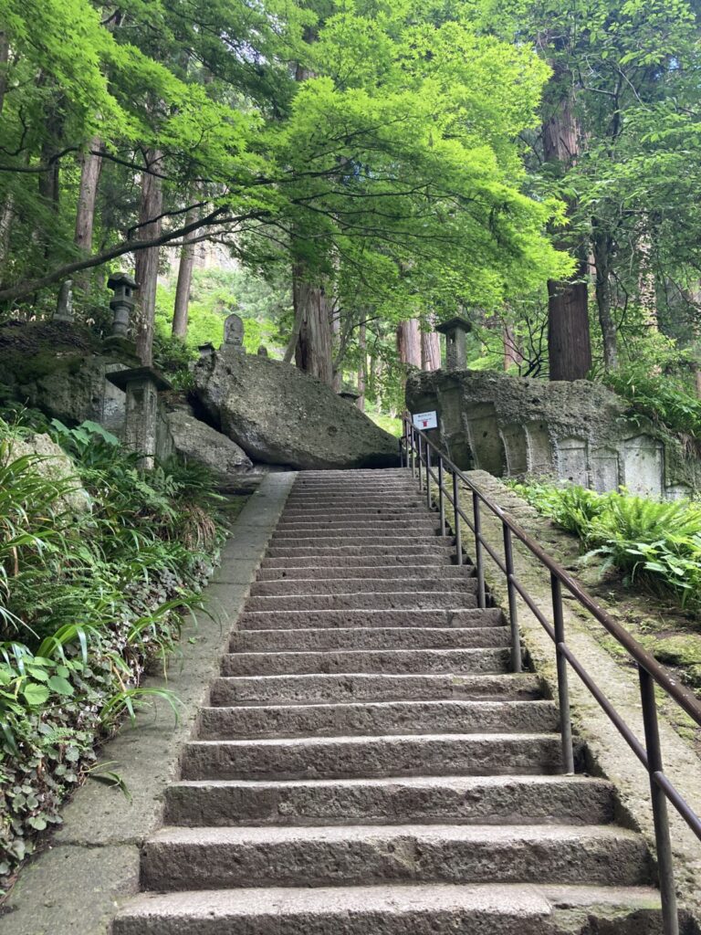 山形・山寺の石段
